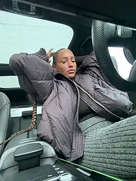 LovingBlondie online show from 02/11/26, 06:13