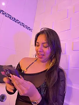 AliceHanz online show from 12/17/25, 04:39