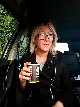 Timide girl2 online show from 09/23/25, 06:09