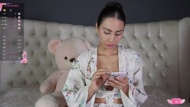 Snapshot of nichole_bree_ chatting on 02/26/25, 11:41 nichole bree online show from 02/26/25, 11:41