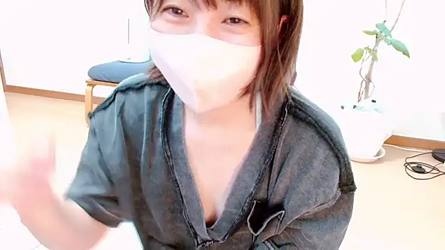 CherryMomo online show from 04/10/26, 12:06