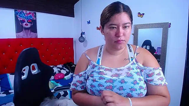 Snapshot of littleflower4you chatting on 10/22/25, 12:26 littleflower4you online show from 10/22/25, 12:26