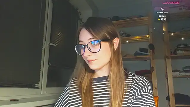 monlight  dana online show from 11/11/25, 06:03