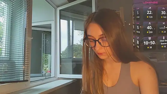 monlight  dana online show from 09/19/25, 03:38