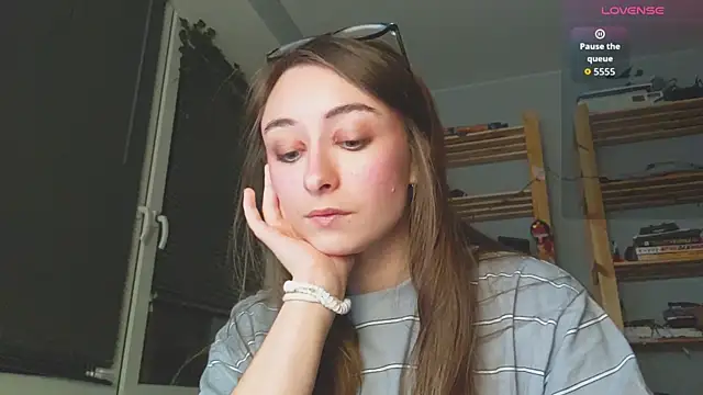 monlight  dana online show from 12/01/25, 09:04