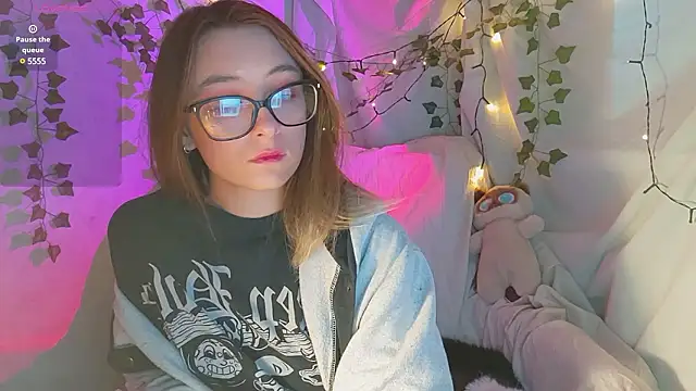 monlight  dana online show from 12/04/24, 12:19