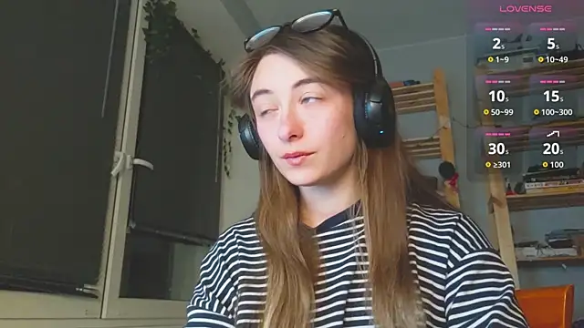 monlight  dana online show from 11/16/25, 04:23