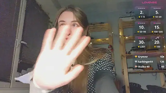 monlight  dana online show from 12/13/25, 08:04