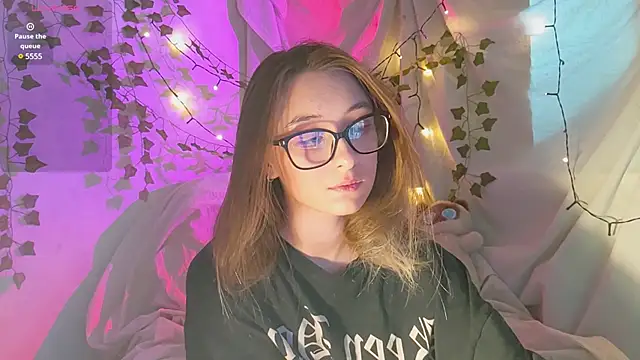 monlight  dana online show from 12/04/24, 09:12