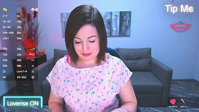 Snapshot of Emily_Midlton chatting on 09/19/25, 06:39 Emily Midlton online show from 09/19/25, 06:39