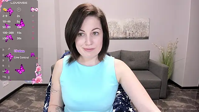 Snapshot of Emily_Midlton chatting on 03/12/25, 10:37 Emily Midlton online show from 03/12/25, 10:37