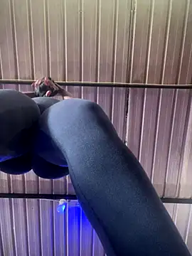 Berry Bans online show from 11/19/25, 05:13