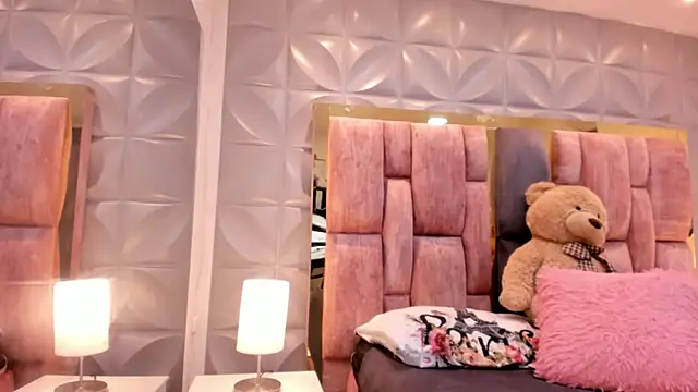 Charlotte Ice1 online show from 04/18/26, 02:19