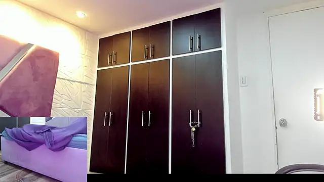 Charlotte Ice1 online show from 09/29/25, 03:50