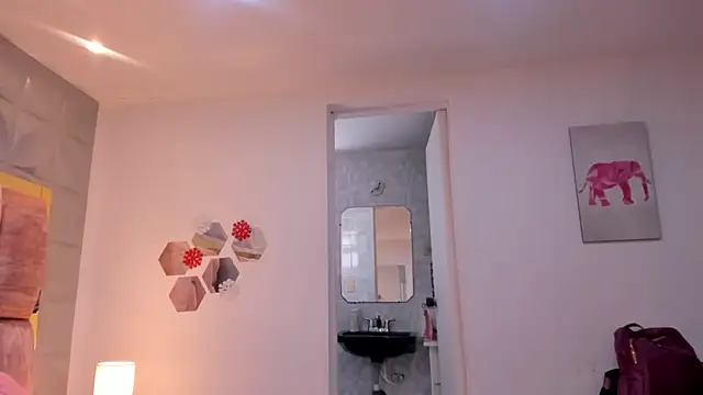 Charlotte Ice1 online show from 04/12/26, 03:48