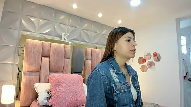 Charlotte Ice1 online show from 01/18/26, 05:05