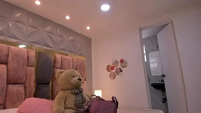 Charlotte Ice1 online show from 03/21/26, 04:22