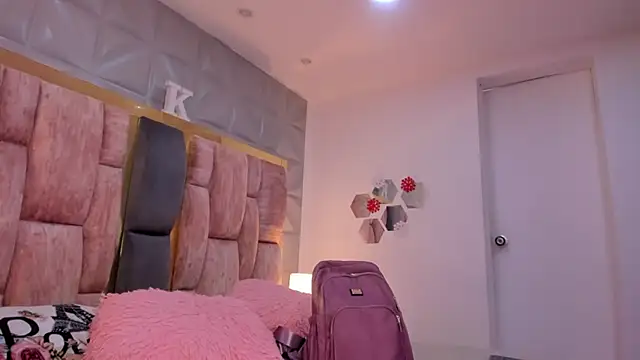 Charlotte Ice1 online show from 02/07/26, 03:53