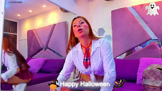 Charlotte Ice1 online show from 10/31/25, 04:25