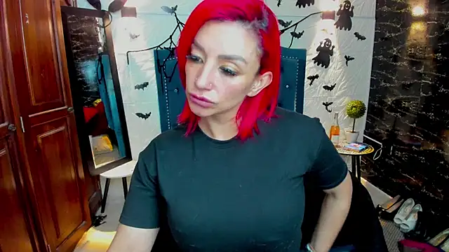 RedQueenMilf online show from 10/30/25, 08:06