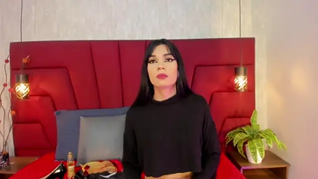 Snapshot of LadyLuminary chatting on 12/01/25, 07:37 LadyLuminary online show from 12/01/25, 07:37