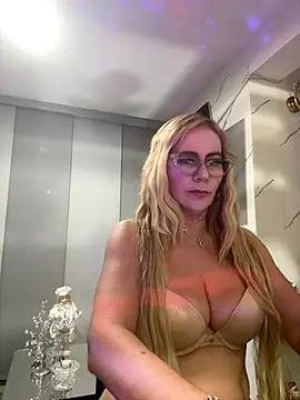 LARIANA RIVERA23 online show from 11/29/25, 05:51