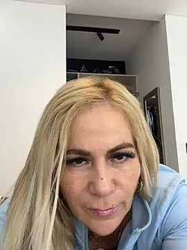 Snapshot of LARIANA_RIVERA23 chatting on 07/07/26, 03:53 LARIANA RIVERA23 online show from 07/07/26, 03:53