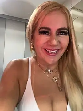 Snapshot of LARIANA_RIVERA23 chatting on 06/30/26, 08:47 LARIANA RIVERA23 online show from 06/30/26, 08:47