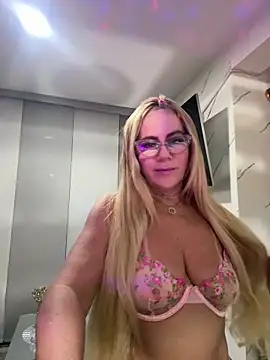 LARIANA RIVERA23 online show from 03/20/26, 06:36