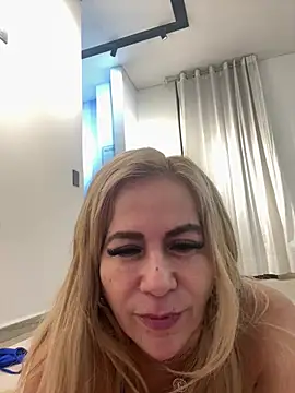 LARIANA RIVERA23 online show from 04/09/26, 04:03