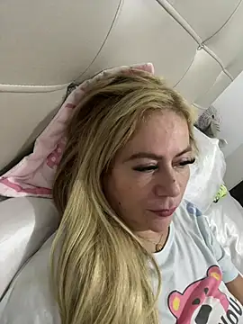 LARIANA RIVERA23 online show from 02/10/26, 08:30