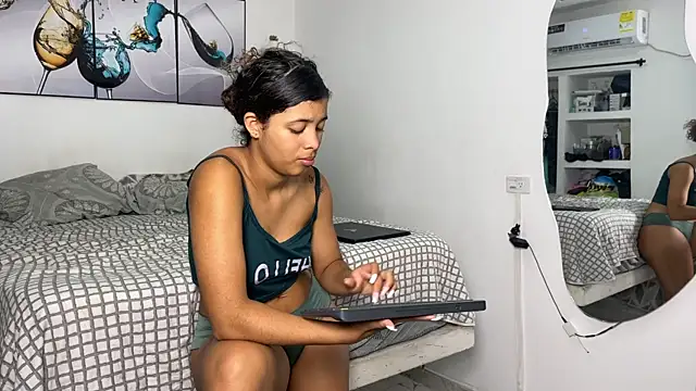 wendy alejo1712 online show from 11/08/25, 10:24