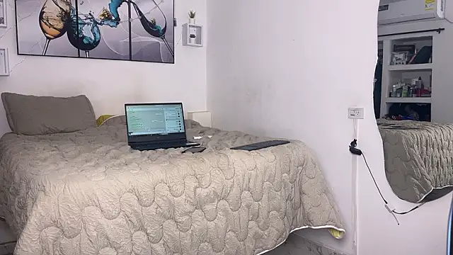 wendy alejo1712 online show from 02/04/26, 01:33