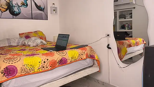 wendy alejo1712 online show from 11/21/25, 09:14