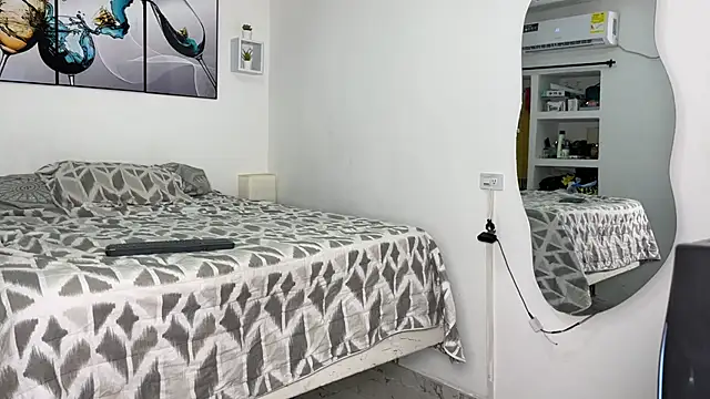 wendy alejo1712 online show from 09/28/25, 11:23