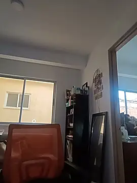 Alex flair online show from 10/24/25, 09:47