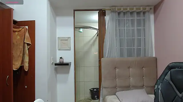 Alex flair online show from 03/22/25, 10:17