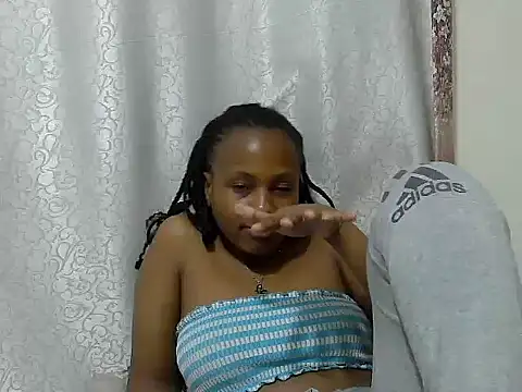 Snapshot of tinabestdoll chatting on 10/01/25, 11:52 tinabestdoll online show from 10/01/25, 11:52
