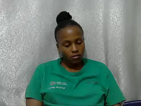 Snapshot of tinabestdoll chatting on 11/29/25, 05:57 tinabestdoll online show from 11/29/25, 05:57