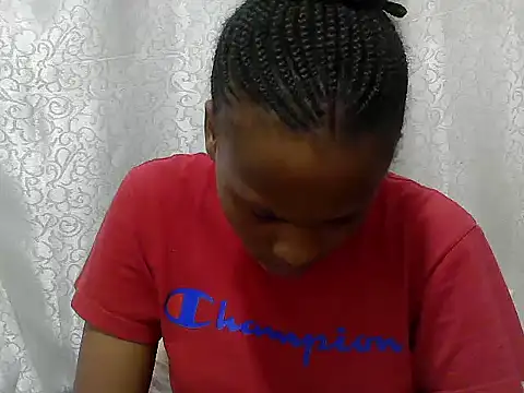 Snapshot of tinabestdoll chatting on 11/26/25, 05:57 tinabestdoll online show from 11/26/25, 05:57