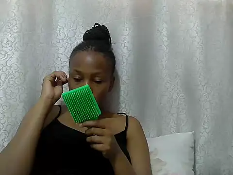 Snapshot of tinabestdoll chatting on 11/24/25, 10:37 tinabestdoll online show from 11/24/25, 10:37