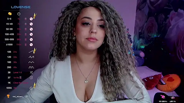 Snapshot of _Just_a_queen_3 chatting on 01/04/25, 07:23 Just a queen 3 online show from 01/04/25, 07:23