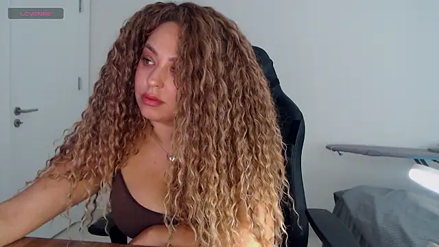  Just a queen 3 online show from 03/06/26, 04:07