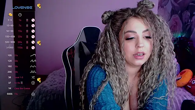 Snapshot of _Just_a_queen_3 chatting on 01/15/25, 06:08 Just a queen 3 online show from 01/15/25, 06:08