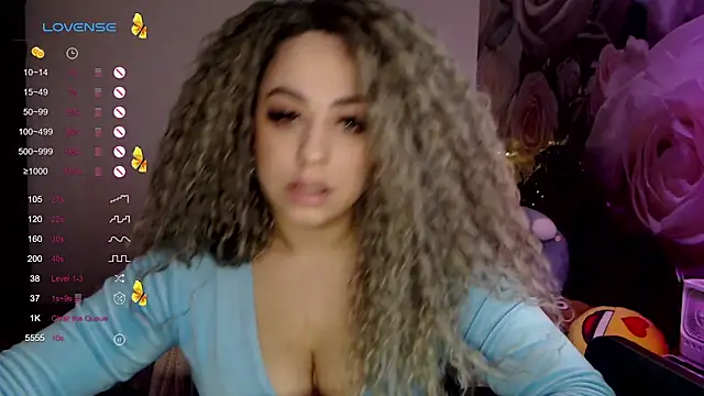 Snapshot of _Just_a_queen_3 chatting on 02/26/25, 06:26 Just a queen 3 online show from 02/26/25, 06:26