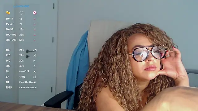  Just a queen 3 online show from 02/23/26, 09:32