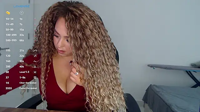  Just a queen 3 online show from 02/26/26, 10:15