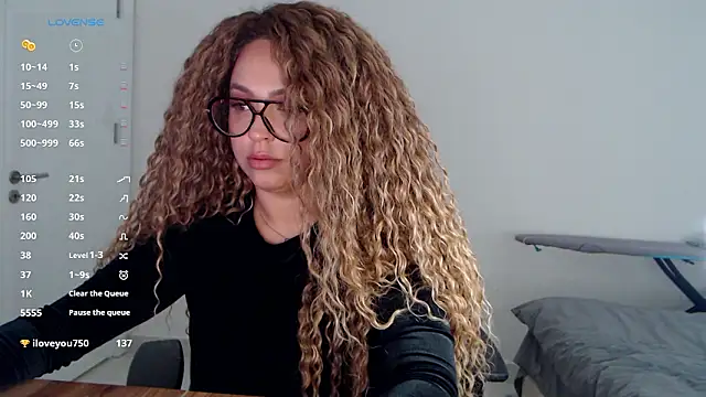  Just a queen 3 online show from 03/08/26, 09:12