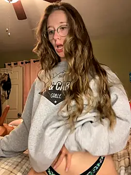 Snapshot of sage__marie chatting on 09/16/25, 10:27 sage marie online show from 09/16/25, 10:27