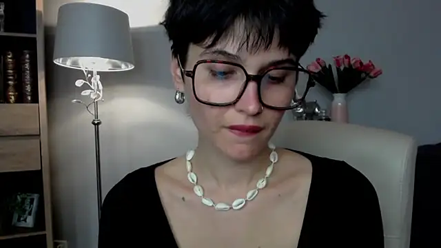 Snapshot of sarah_perfect chatting on 03/15/26, 02:46 sarah perfect online show from 03/15/26, 02:46